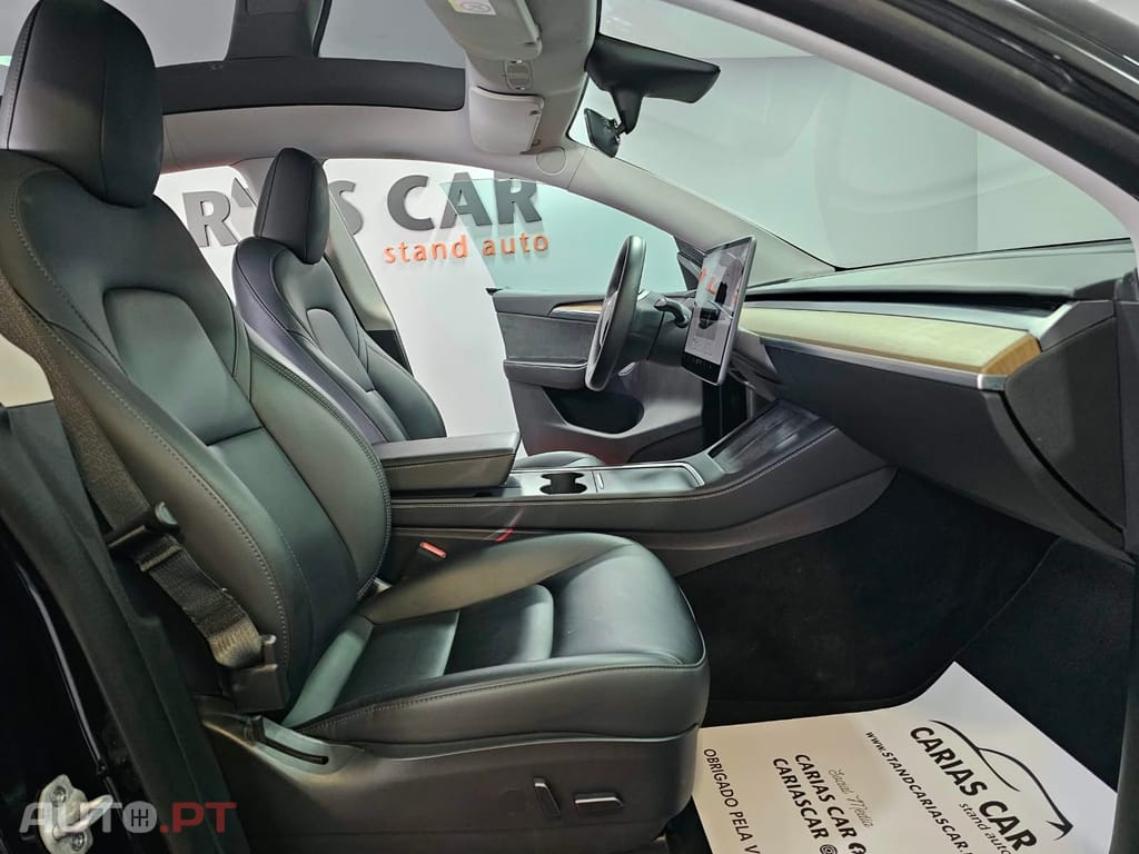 Tesla Model Y Standard Long Range RWD