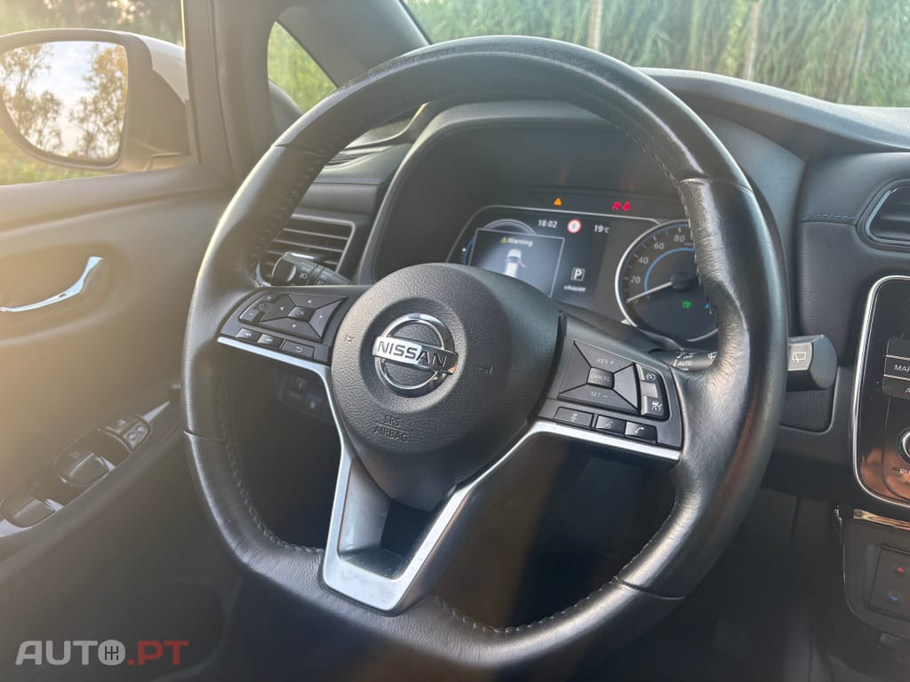 Nissan Leaf Tekna ProPilot Park