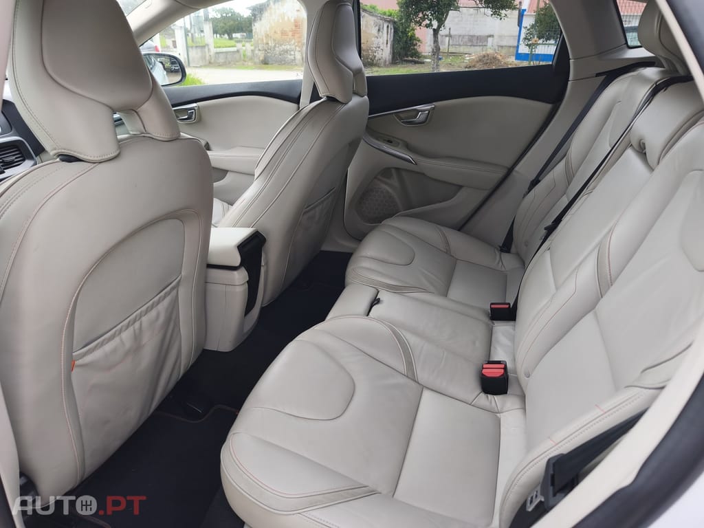 Volvo V40 Cross Country 1.6 D2 Summum