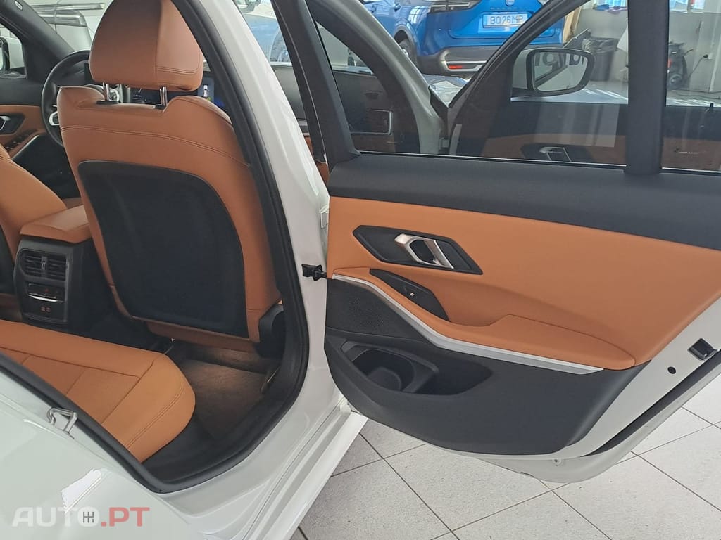 BMW 320 e Touring Pack Desportivo M Auto