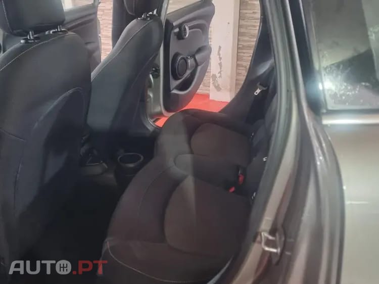 MINI Cooper Cooper D Auto