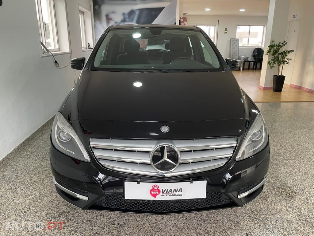 Mercedes-Benz B 180 CDi BlueEfficiency Edition — fotografia 14