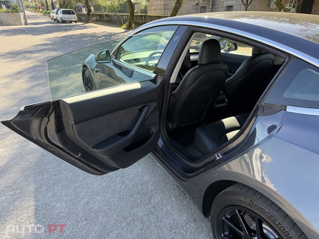 Tesla Model 3 Standard Range Plus RWD