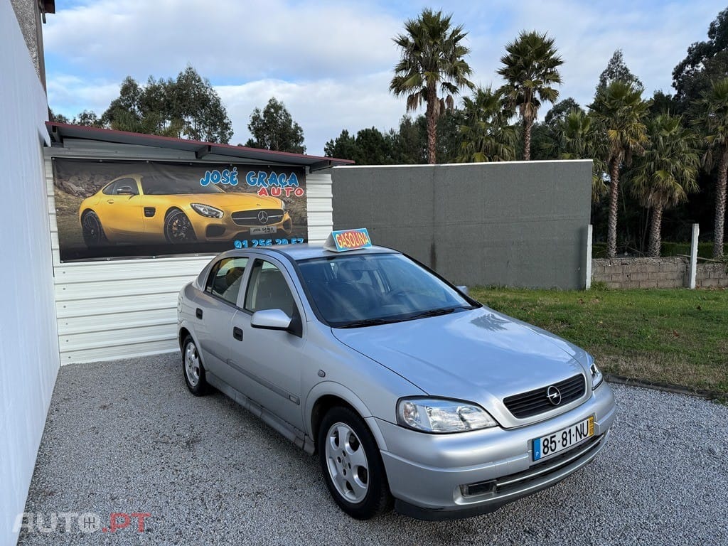 Opel Astra 1.4 100