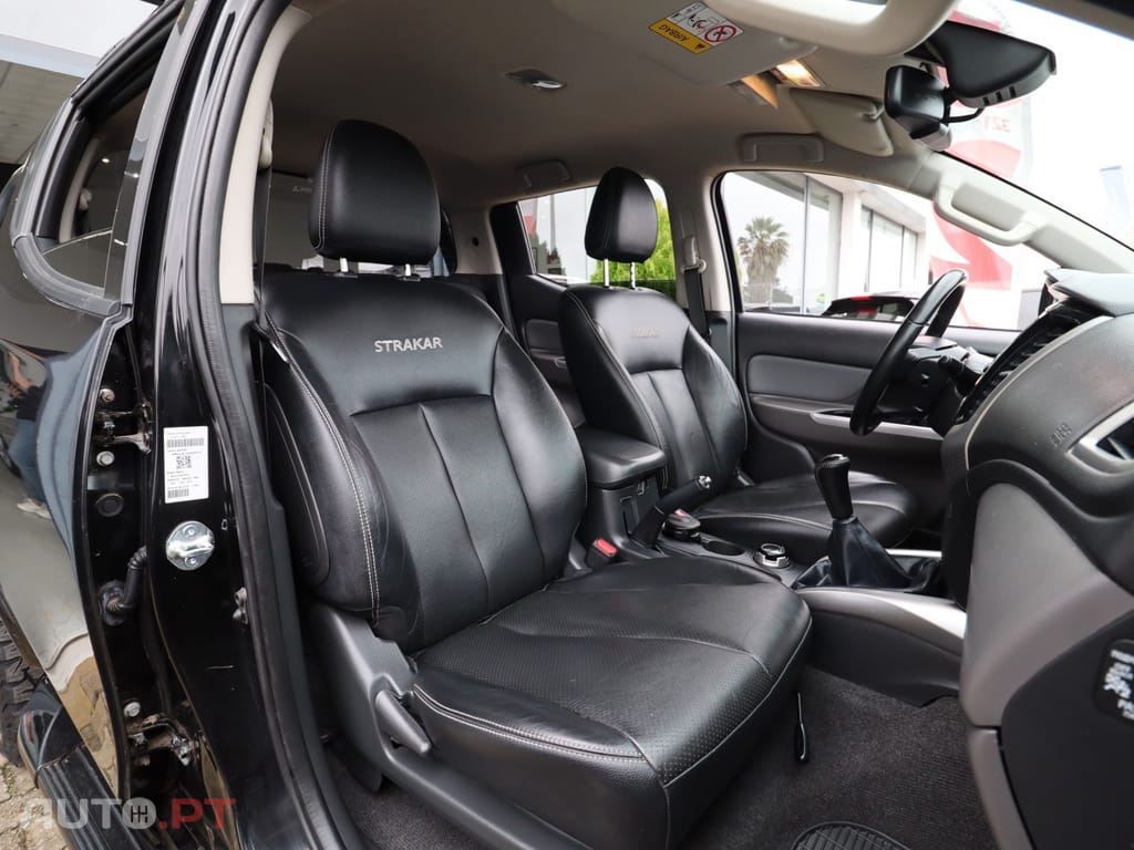 Mitsubishi L200 2.4 DI-D CD Instyle Sportb.Strakar 4WD