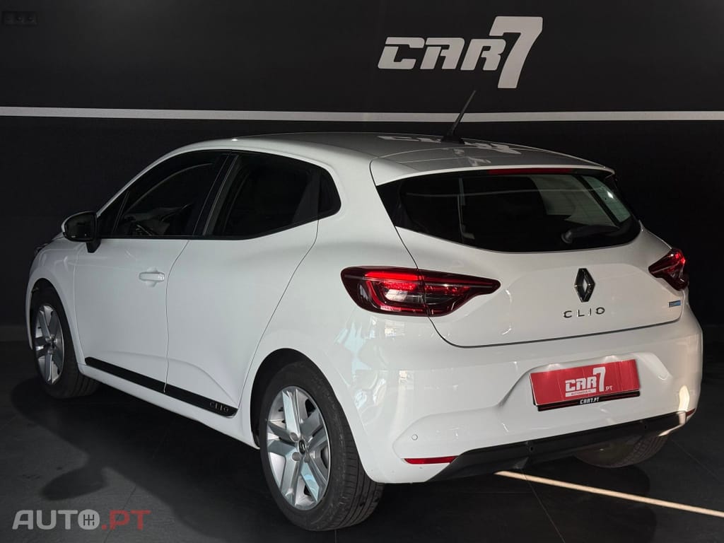 Renault Clio 1.6 E-Tech Full Hybrid Engineered