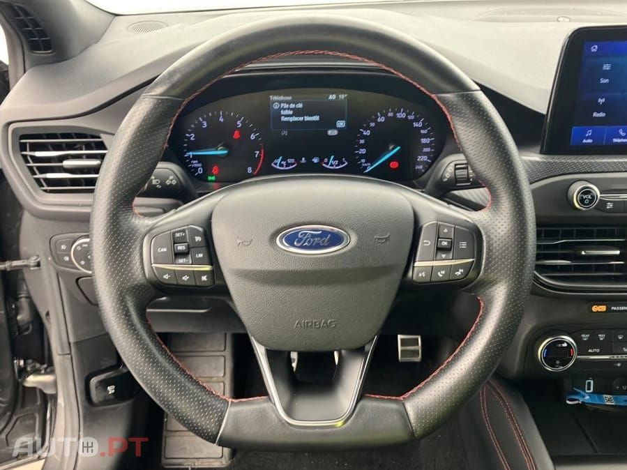 Ford Focus 1.0 EcoBoost Hybrid ST-LINE