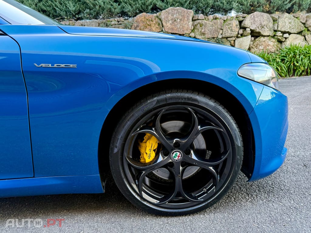 Alfa Romeo Giulia 2.0 Turbo 16V AT8-Q4 Veloce