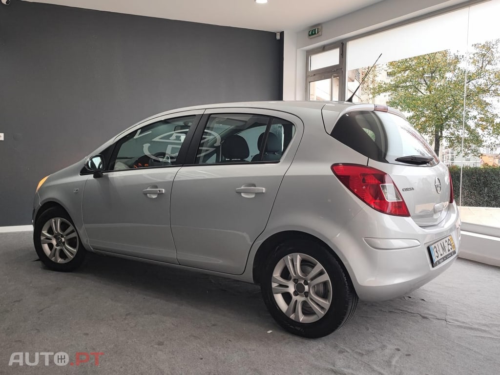 Opel Corsa 1.2 ENJOY