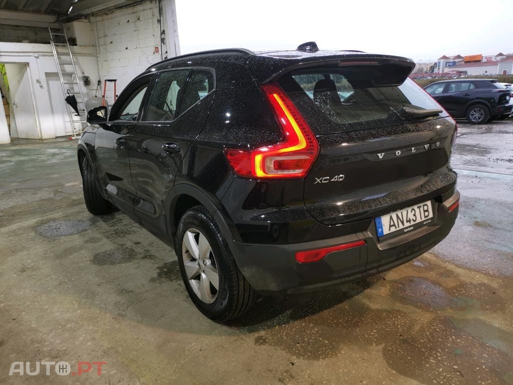 Volvo XC40 1.5 T2 Momentum Core