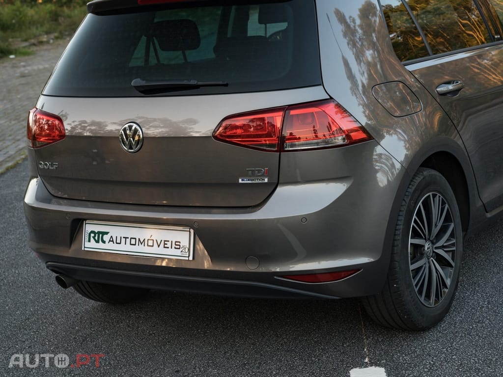 Volkswagen Golf 1.6 TDi BlueMotion Confortline