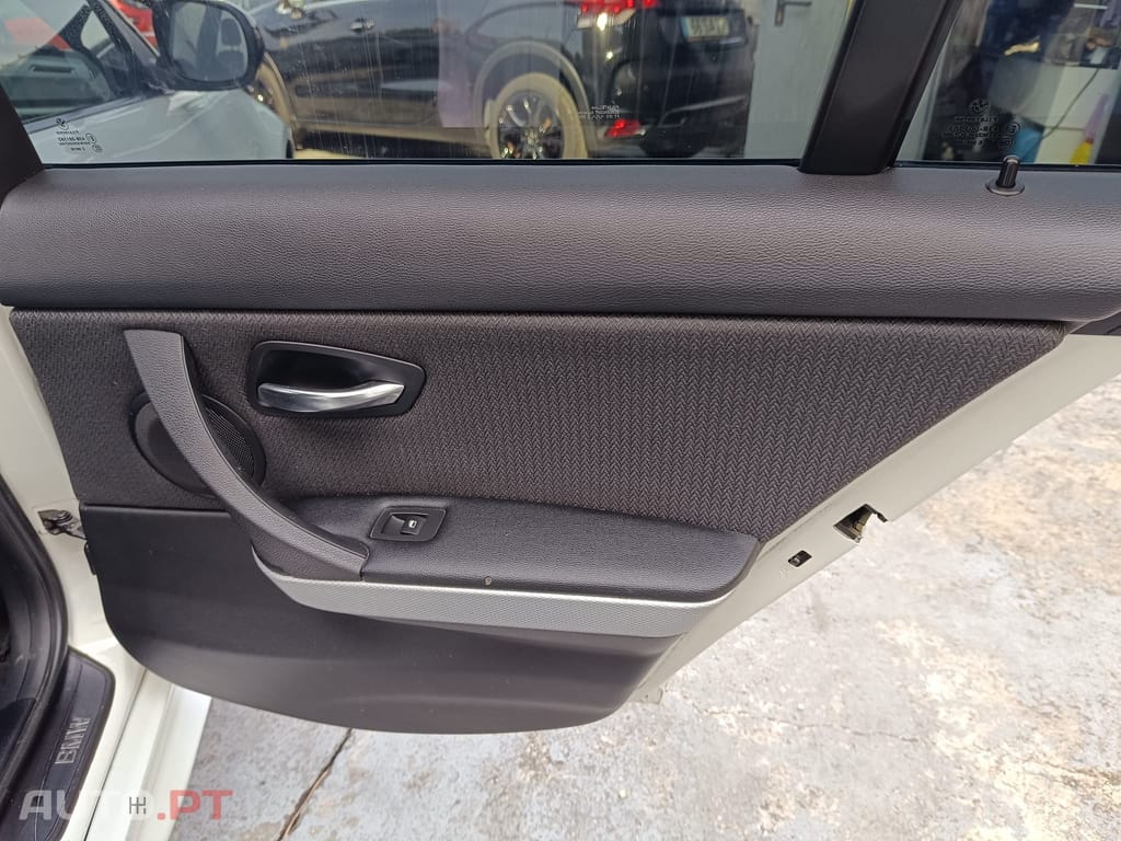 BMW 318 d Touring Navigation Sport