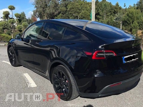 Tesla Model Y RWD