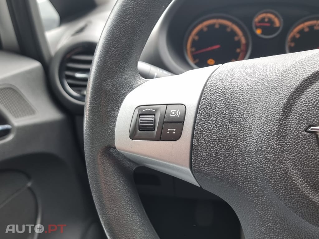 Opel Corsa 1.2 Enjoy