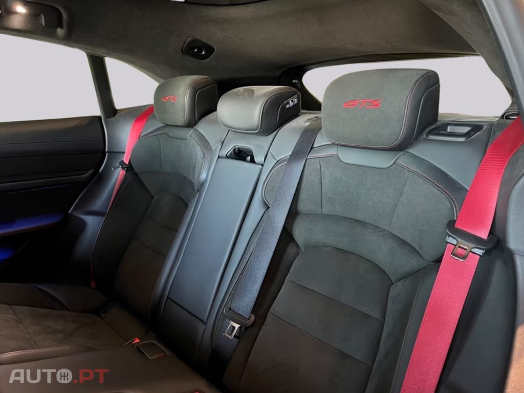 Porsche Taycan GTS  I.V.A DEDUTIVEL 