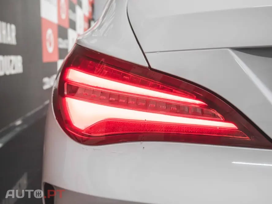 Mercedes-Benz CLA 180 d Shooting Brake AMG Line