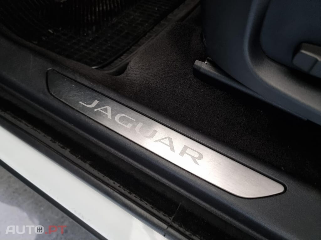Jaguar E-Pace 2.0 i4D R-Dynamic S