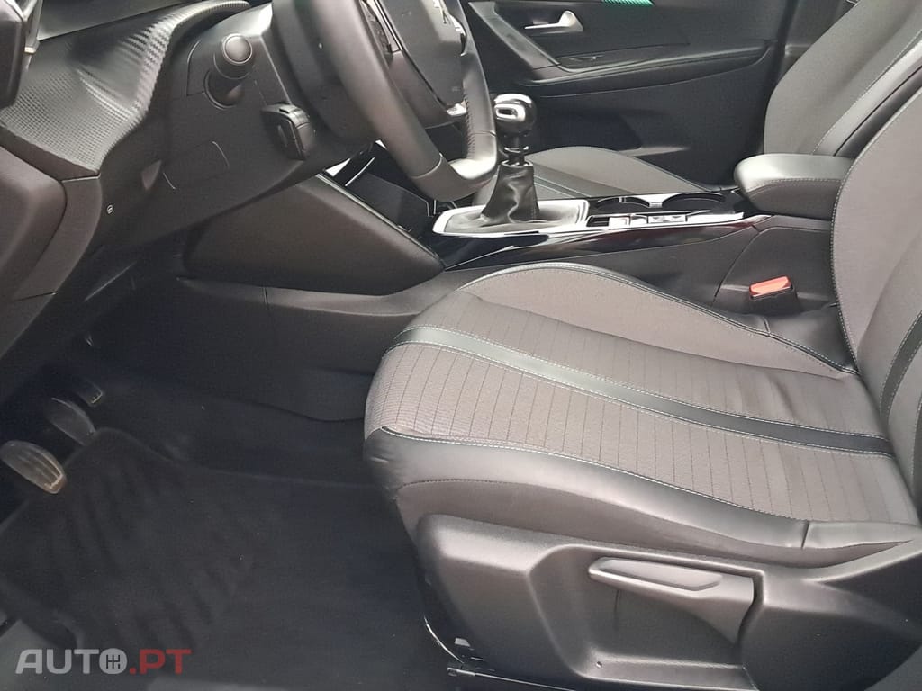 Peugeot 2008 PureTech 130 Allure Pack