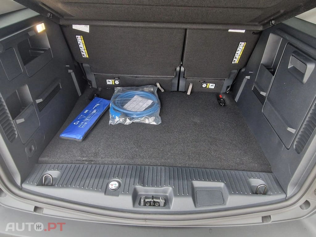 Ford Transit E-Tourneo Courier Titanium I.V.A DEDUTIVEL 