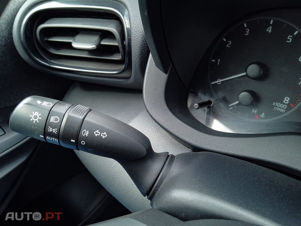 Toyota Yaris 1.0 VVT-i Confort Plus