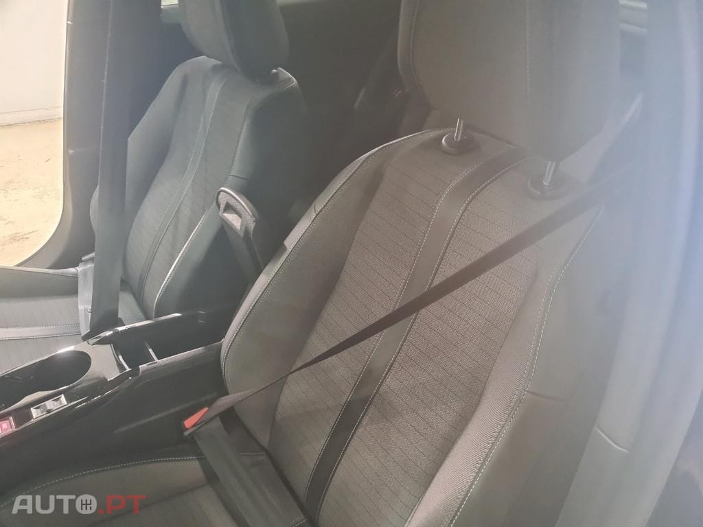 Peugeot 2008 1.5 BlueHDi Allure Pack