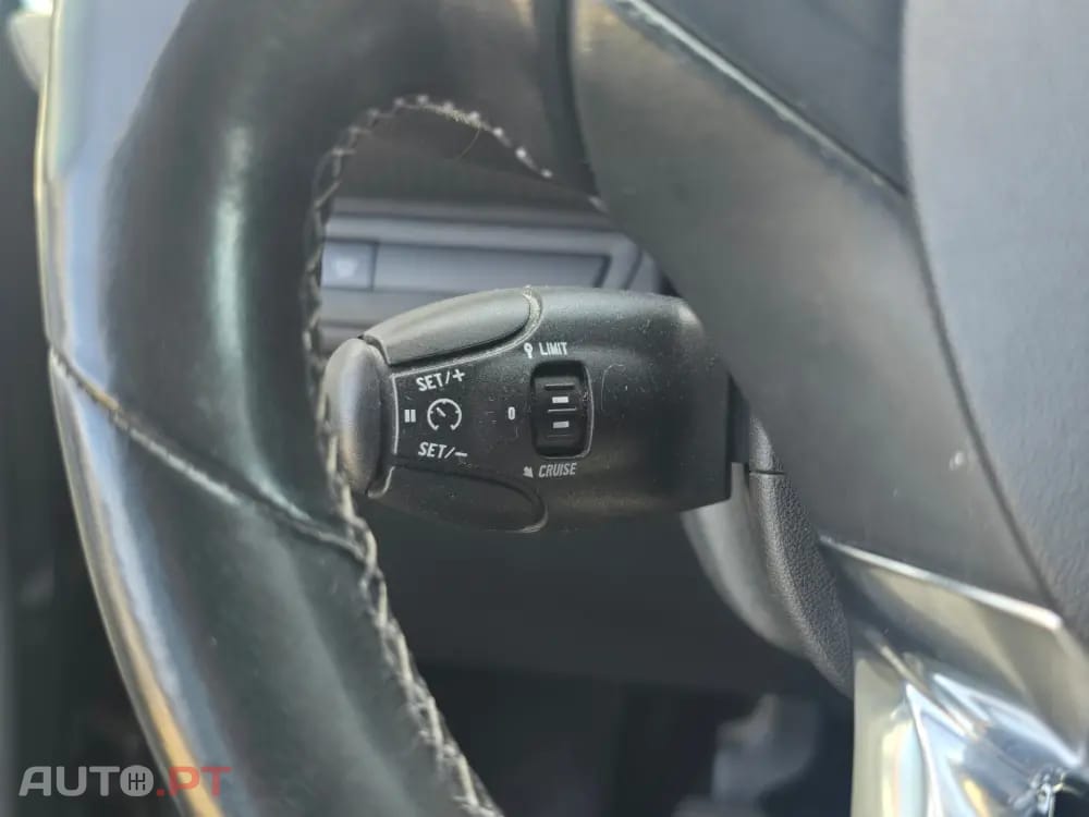 Peugeot 2008 PureTech 130 Allure Pack