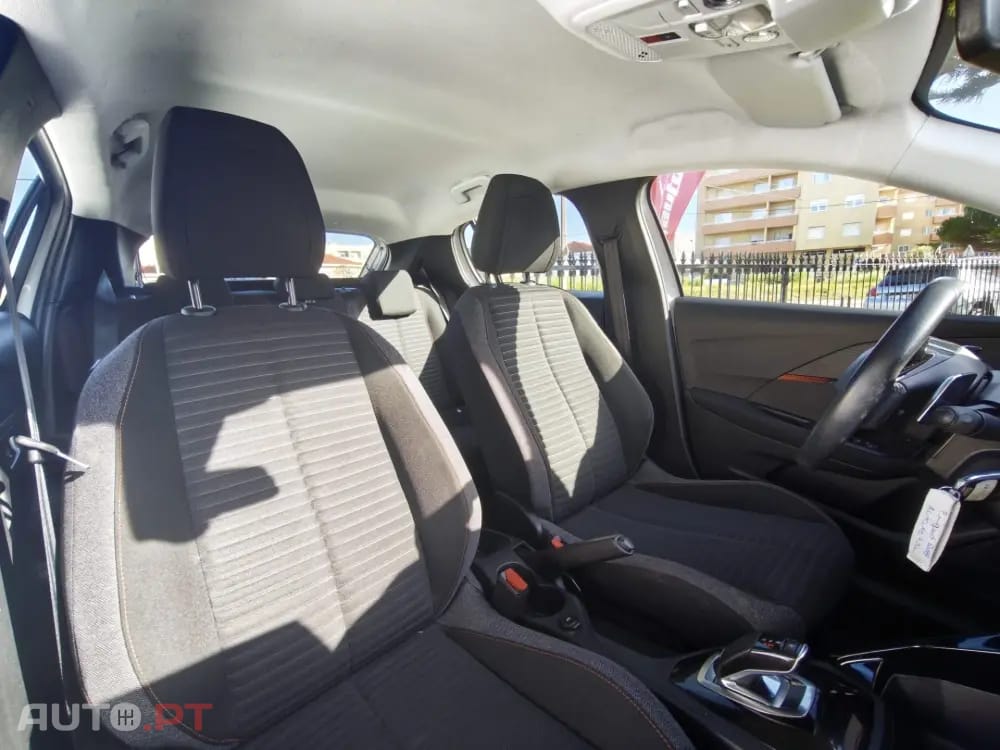 Peugeot 208 1.2 PureTech Allure Pack EAT8