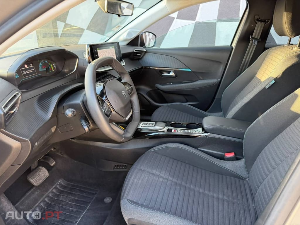 Peugeot E-208 50 kWh Style