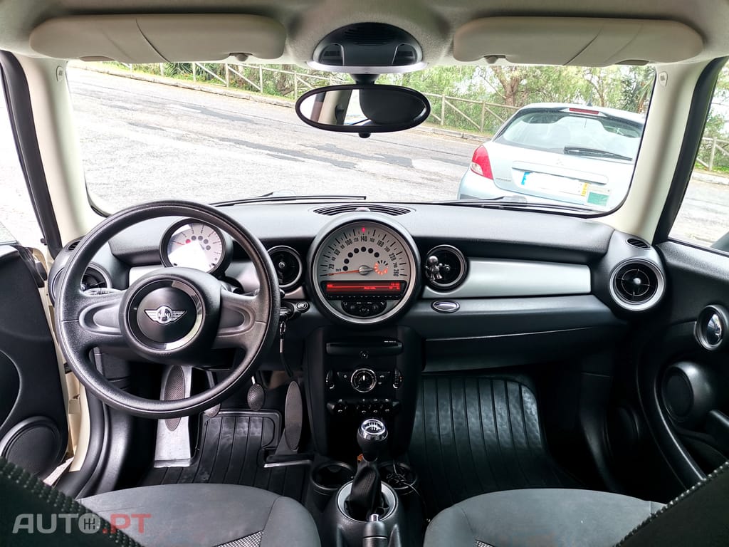 MINI Clubman One D - Van den Broeck
