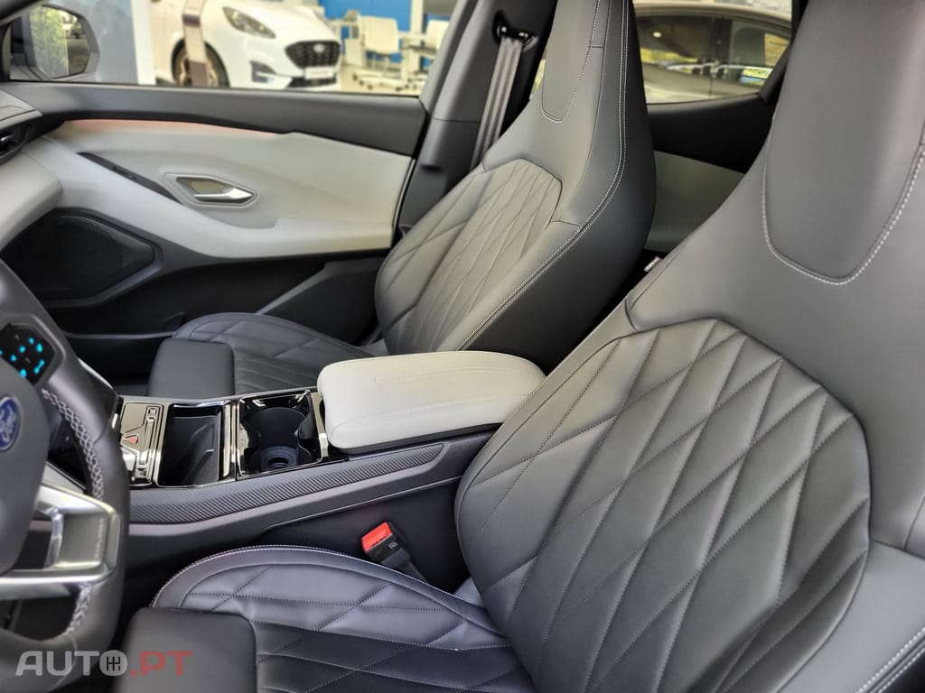 Ford Explorer 77 kWh Premium