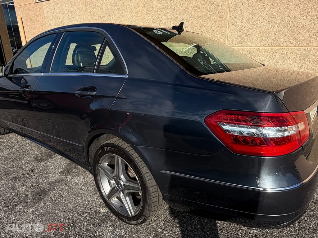 Mercedes-Benz E 200 CDi Elegance BlueEf. Auto.