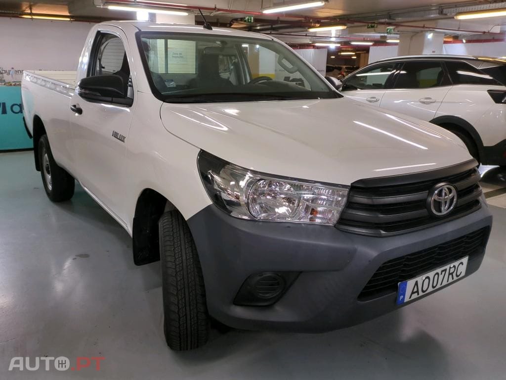 Toyota Hilux 2.4 D-4D 2WD CE CM
