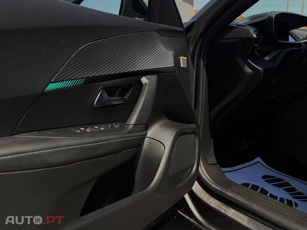 Peugeot 2008 1.2 PureTech Allure Pack EAT8