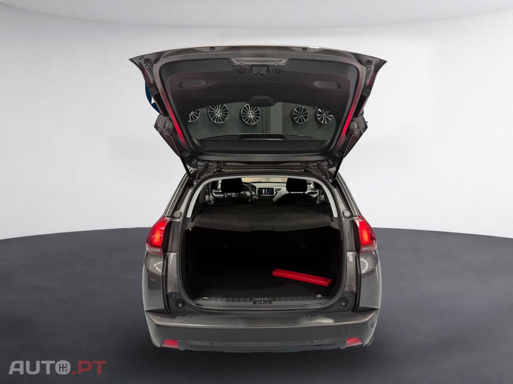 Peugeot 2008 1.2 e-VTi Style