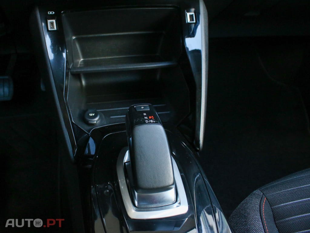 Peugeot E-208 50 kWh Active