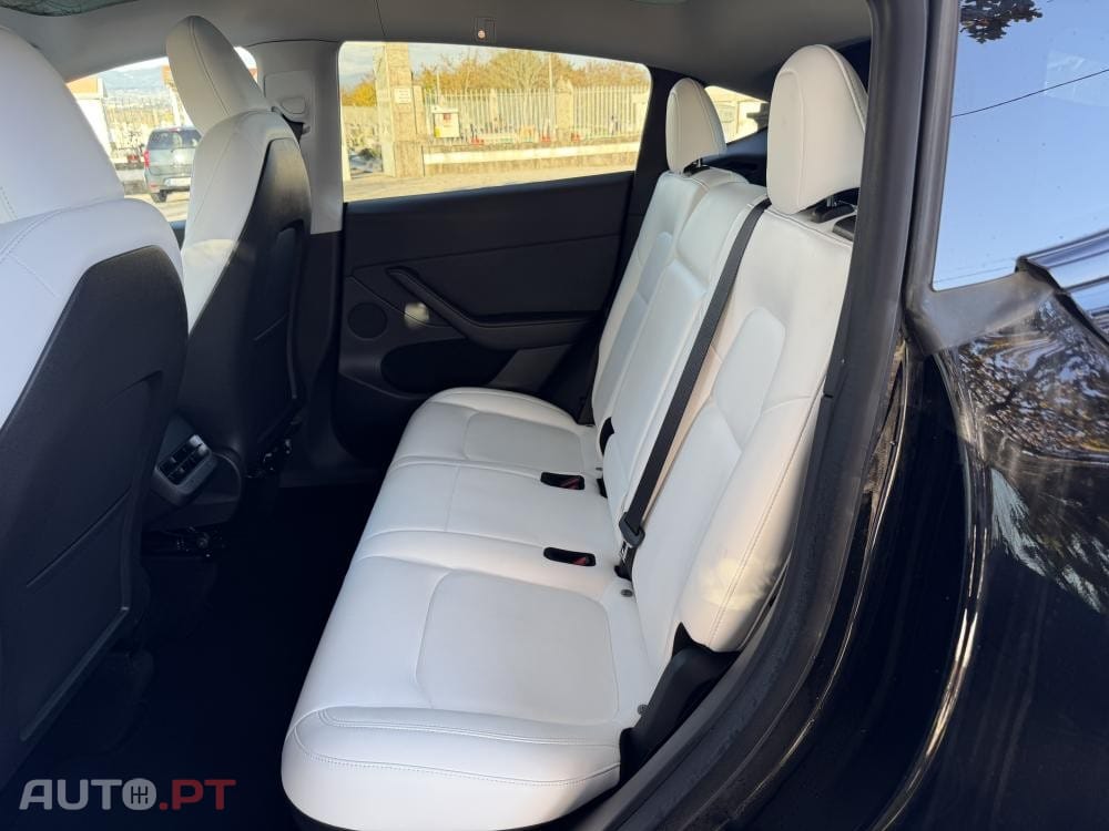 Tesla Model Y Long Range Dual Motor AWD