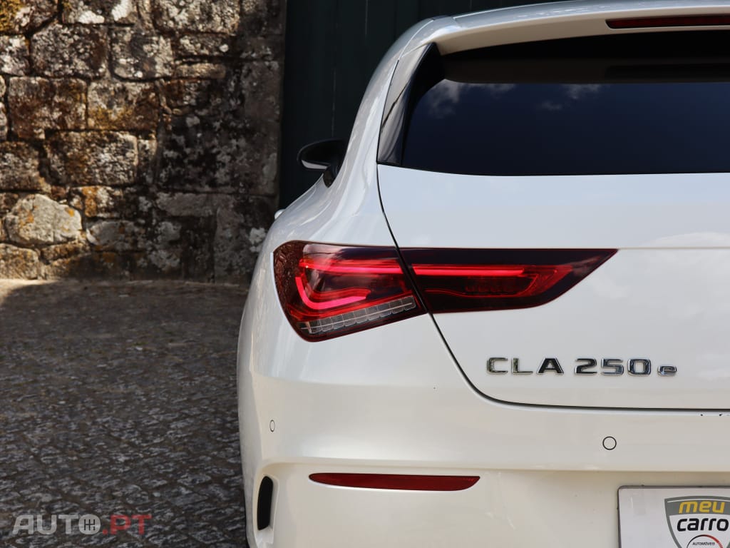 Mercedes-Benz CLA 250 e  Shooting Brake AMG Line