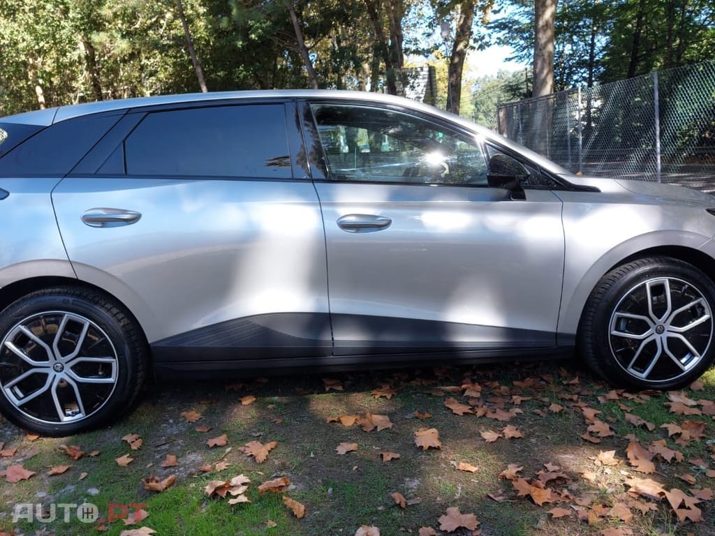 MG MG4 64 kWh Luxury