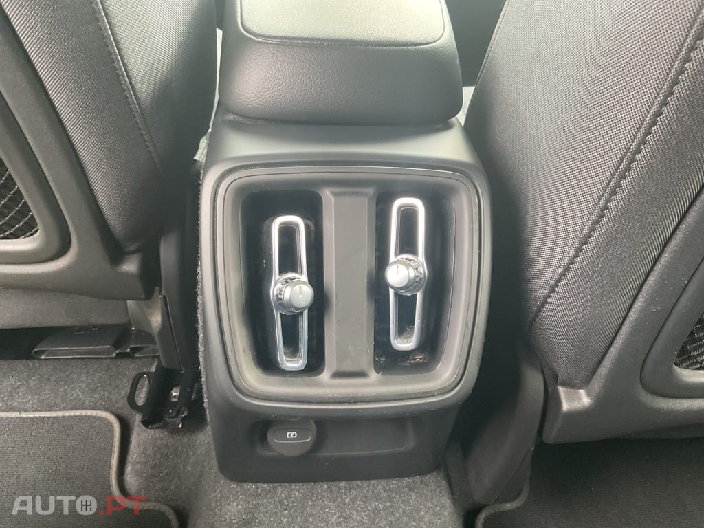 Volvo XC40 1.5 T3 Momentum