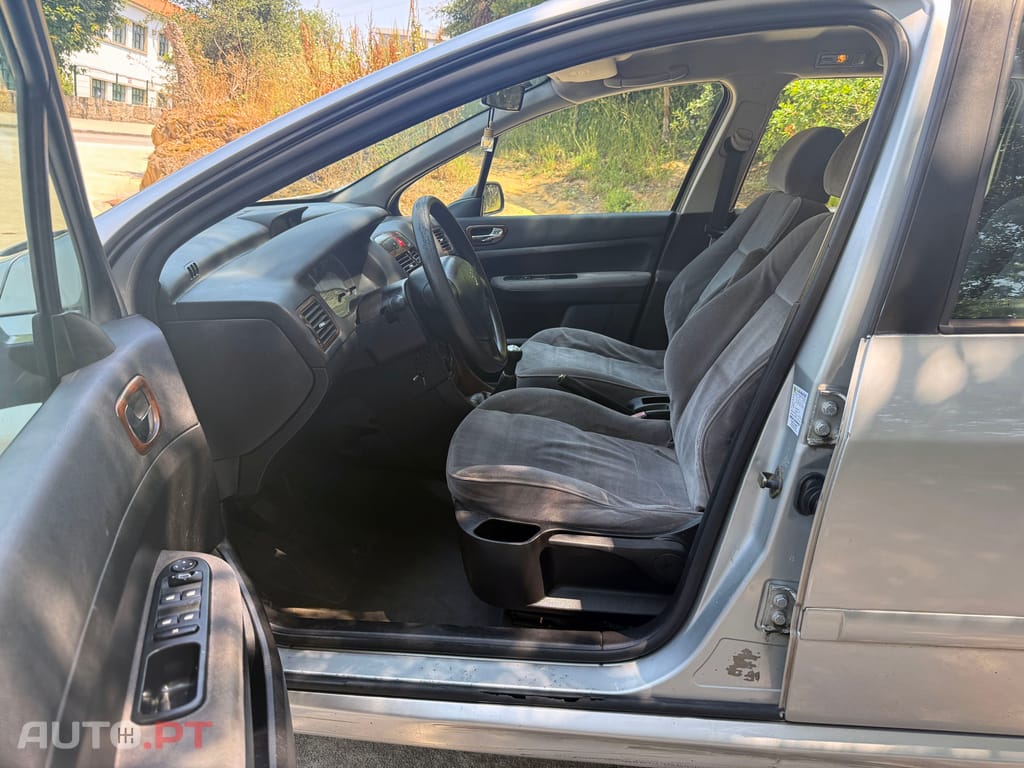 Peugeot 307 BREAK 1.4 GASOLINA A/C