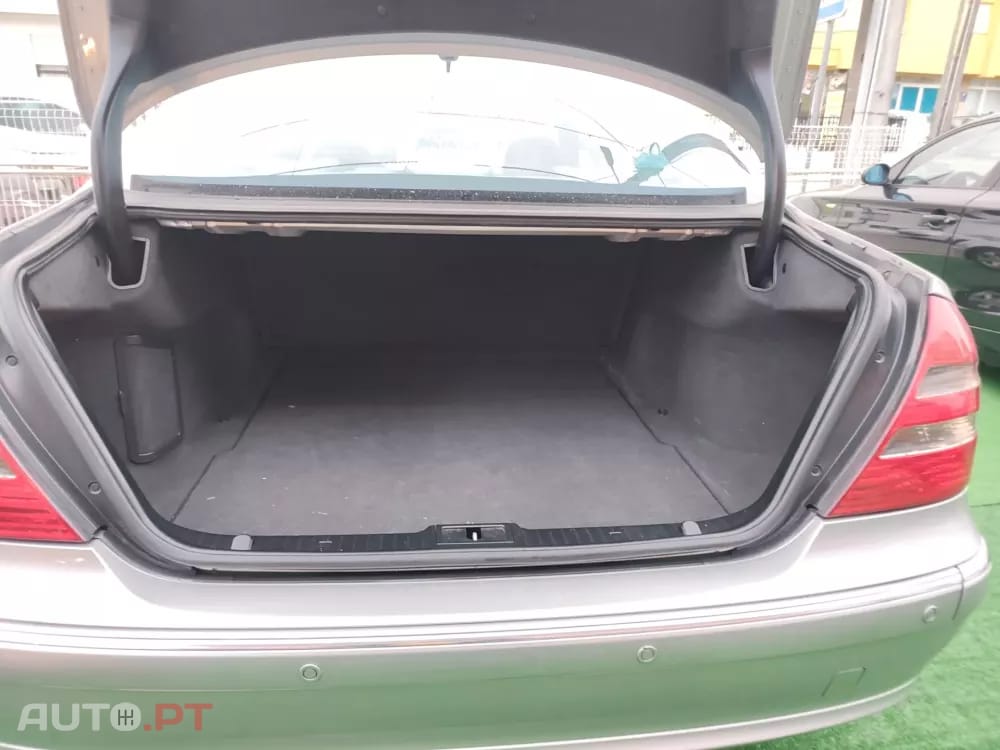 Mercedes-Benz E 220 CDi Avantgard