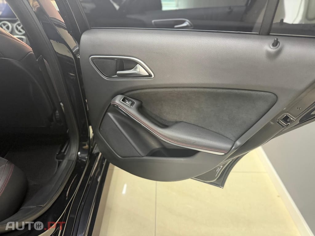 Mercedes-Benz A 180 7G-DCT AMG Line