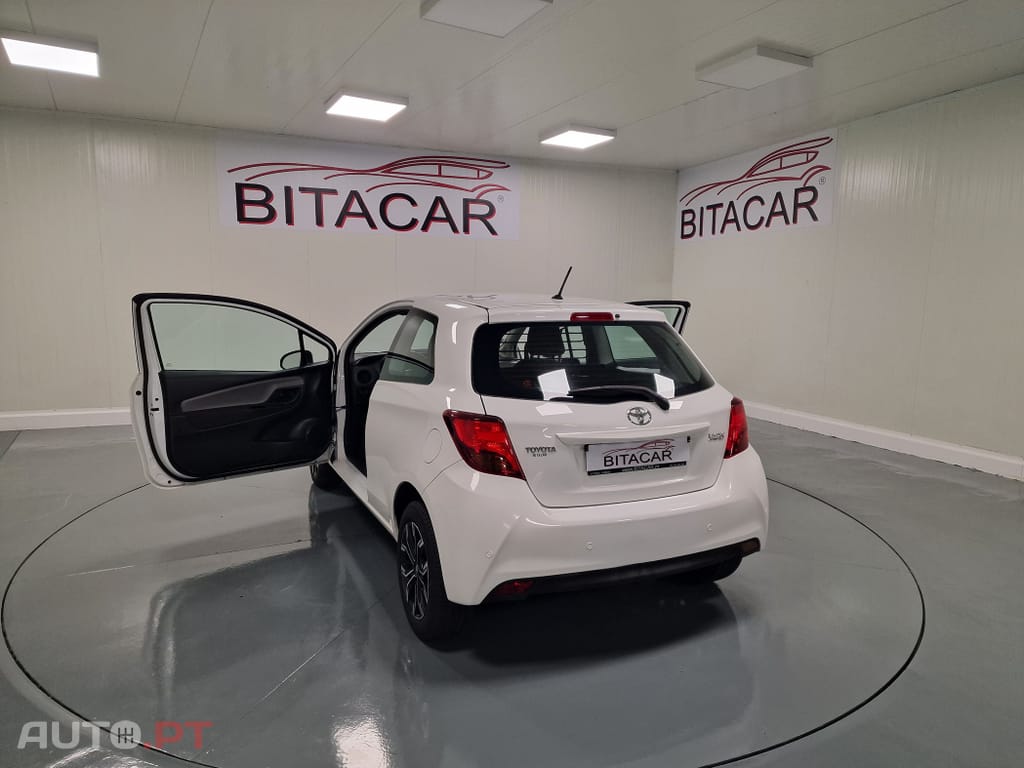 Toyota Yaris BIZZ 1.4 D-4D 90CV IVA DEDUTIVEL