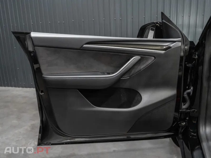 Tesla Model Y Long Range Dual Motor AWD
