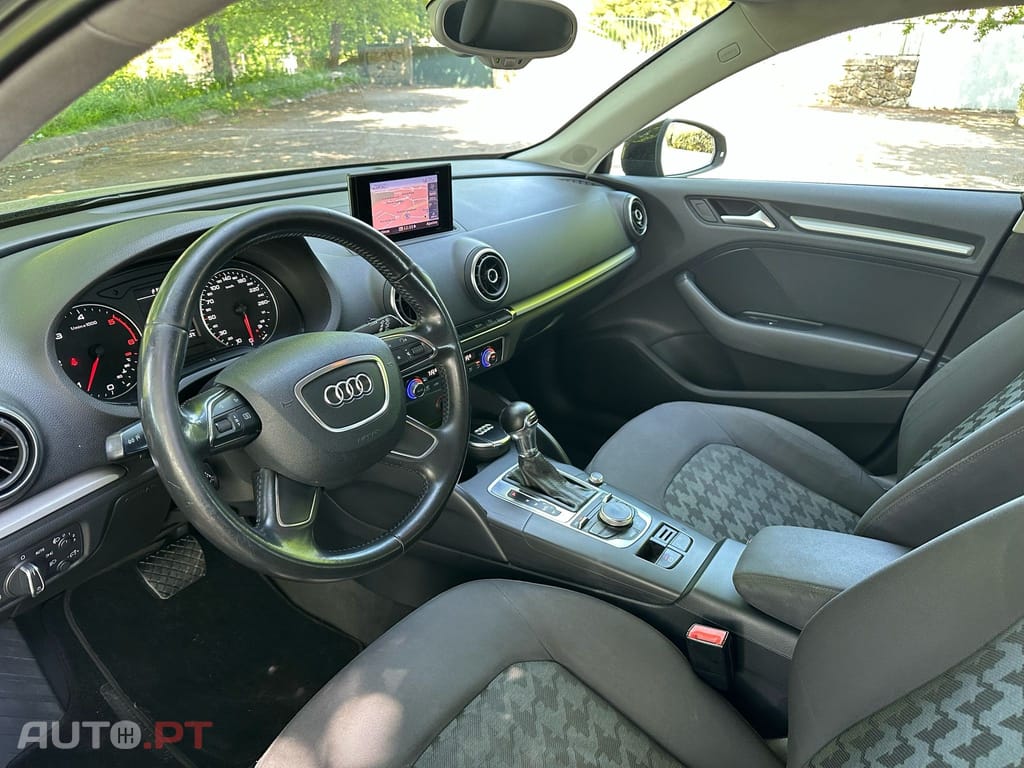 Audi A3 Sportback 1.6 TDi Business Line Attraction S tronic
