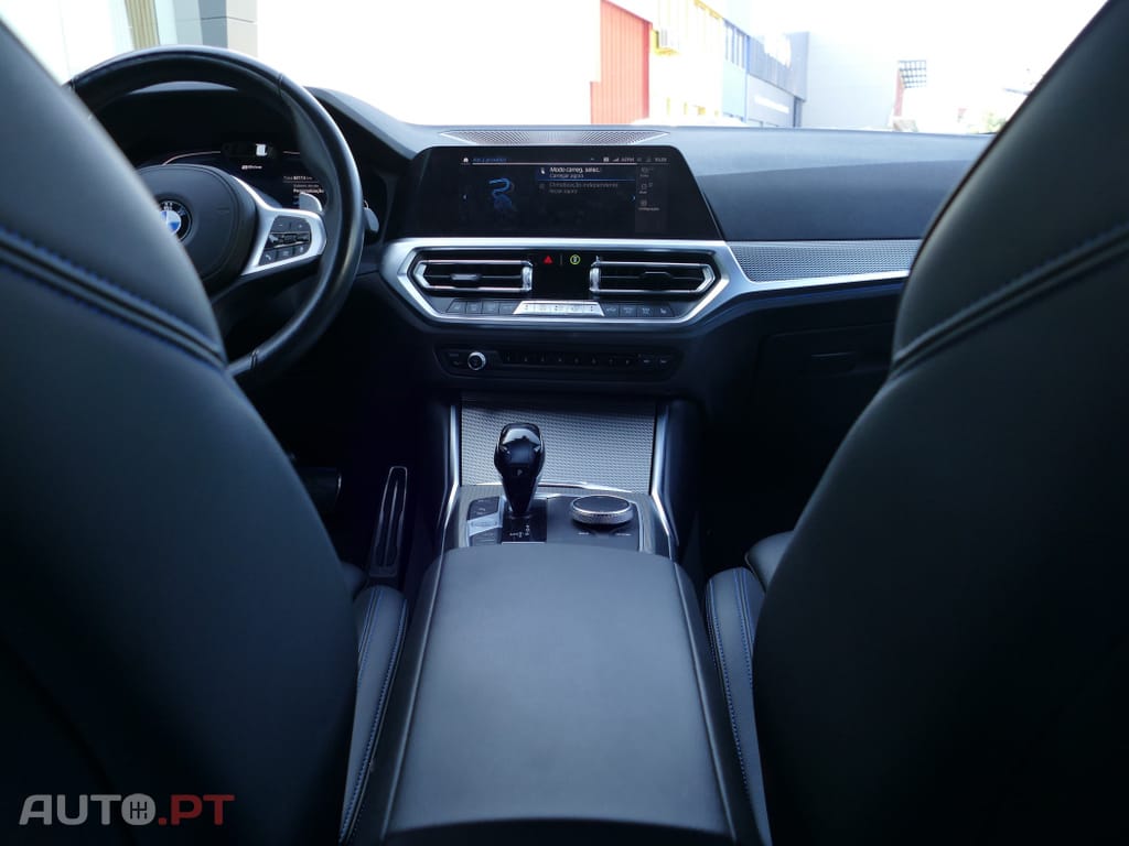 BMW 330 e Touring Pack M Auto