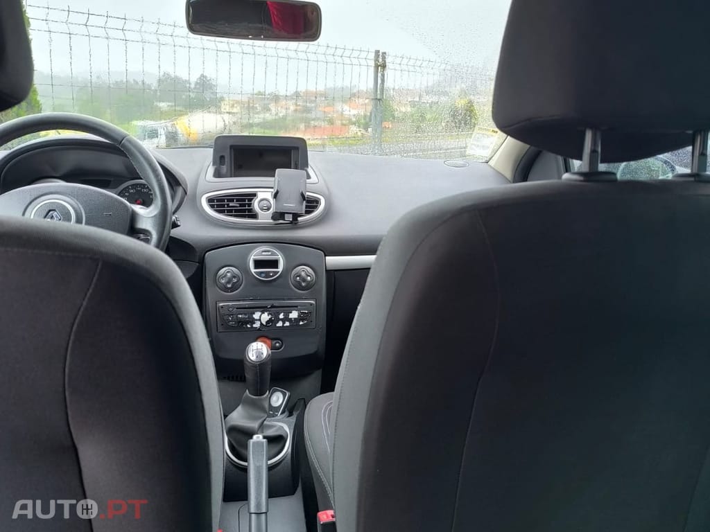 Renault Clio 1.2 16V Privilège Luxe