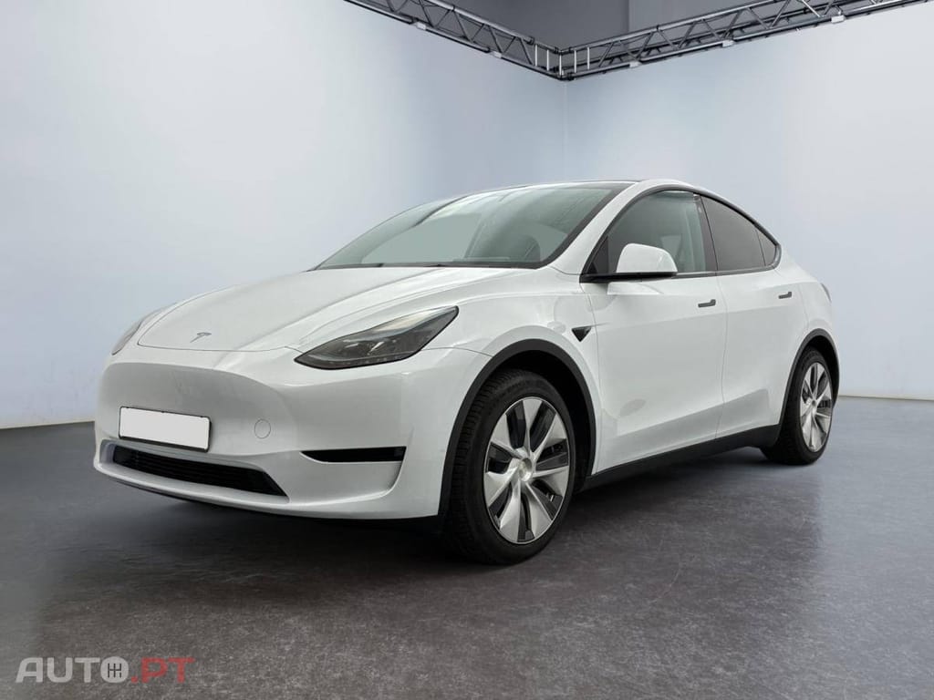 Tesla Model Y Standard RWD