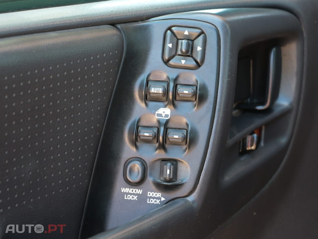 Jeep Grand Cherokee 2.5 TD Official
