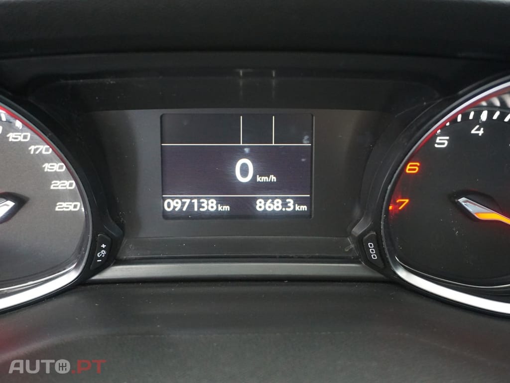 Peugeot 308 1.2 PureTech Allure Full LED